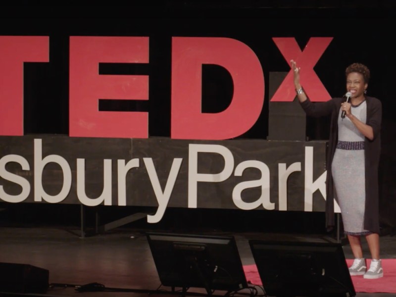 Akilah Richards – Özgür İnsanlar Yetiştirmek* (TEDxAsburyPark)